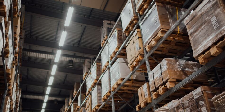 How to optimize warehouse efficiency with Warehouse Management Software?