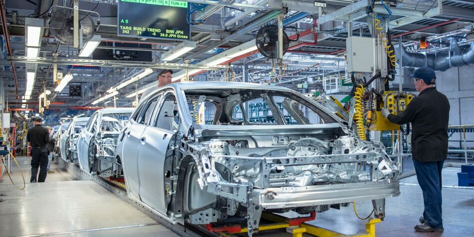Why is a custom automotive ERP solution better for manufacturers?